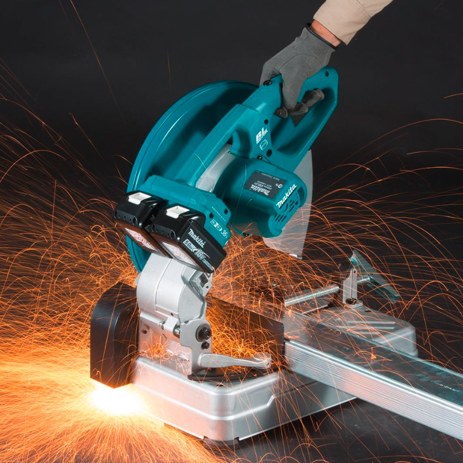 akumulatorna-mashina-za-rqzane-na-metal-makita-dlw140z-118722