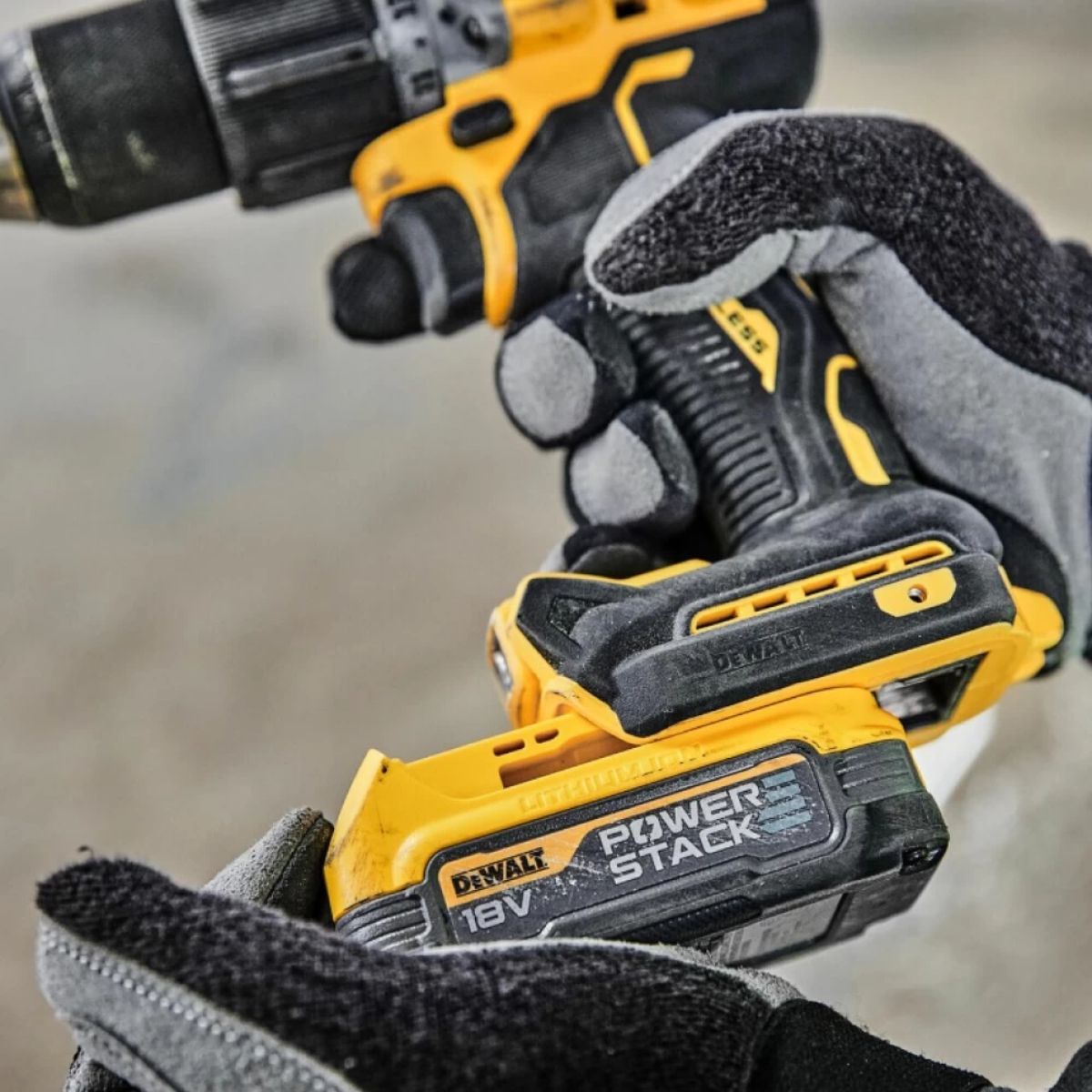Акумулаторен ударен безчетков винтоверт DeWalt DCD805NT, 18V, 90Nm ...